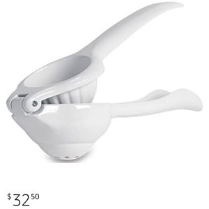 PAMPERED CHEF CITRUS PRESS